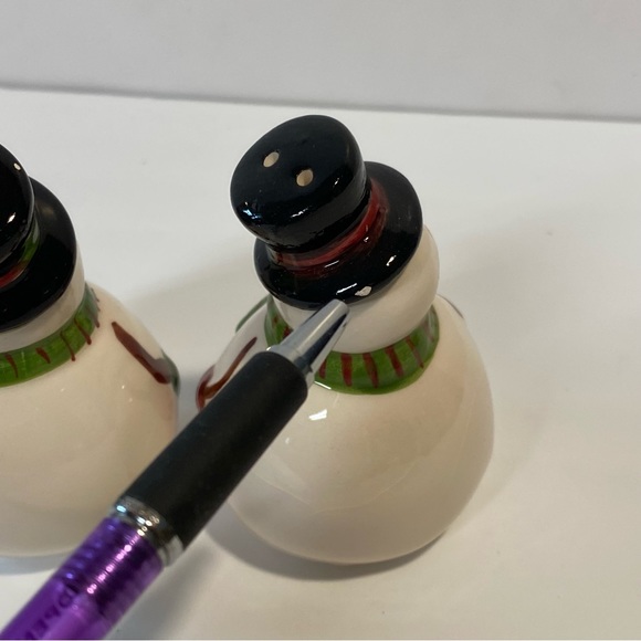 Celebrations By Mikasa Snowmen Hand-Painted Ceramic Salt and Pepper Set - Picture 7 of 10